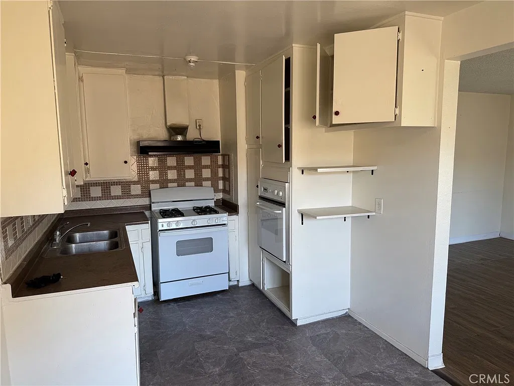 2 bed, 800 sqft, $2,500 — Photo 1