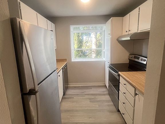 5th image of 3436 I Street NE #N301