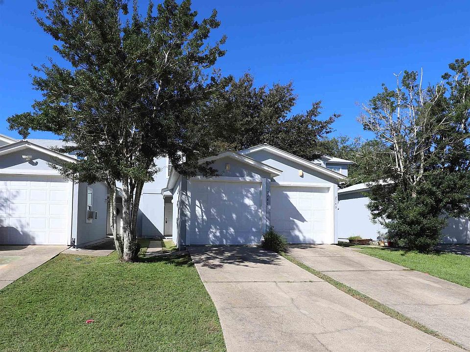 1st image of 2741 Bay Club Dr