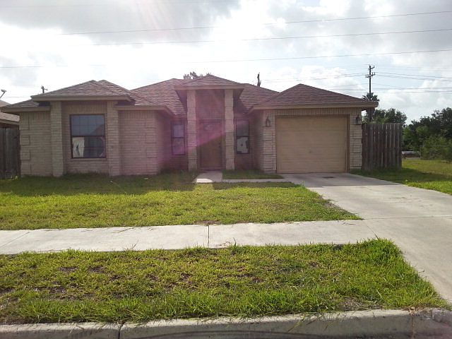 2nd image of 4521 Espinosa Ln