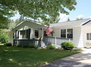 554 Siegle St, Farwell, MI 48622