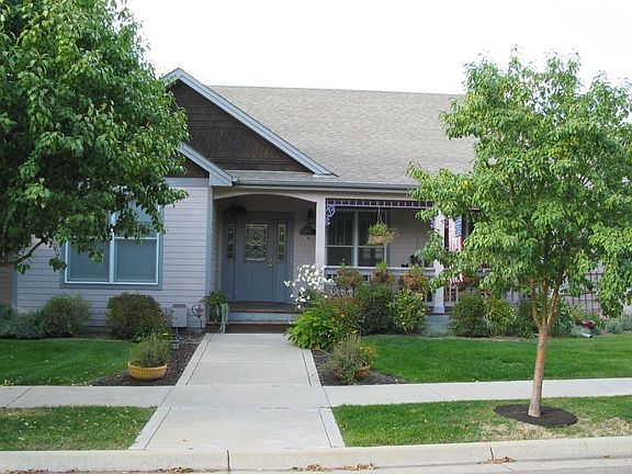 Front of House looking north