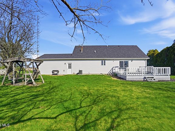 3rd image of 28656 Steinmaier Rd