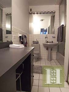 2nd image of 77 W 55th St APT 18C