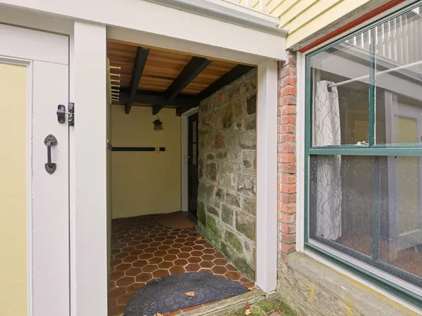 56 Bateman Ave #1, Newport, RI 02840