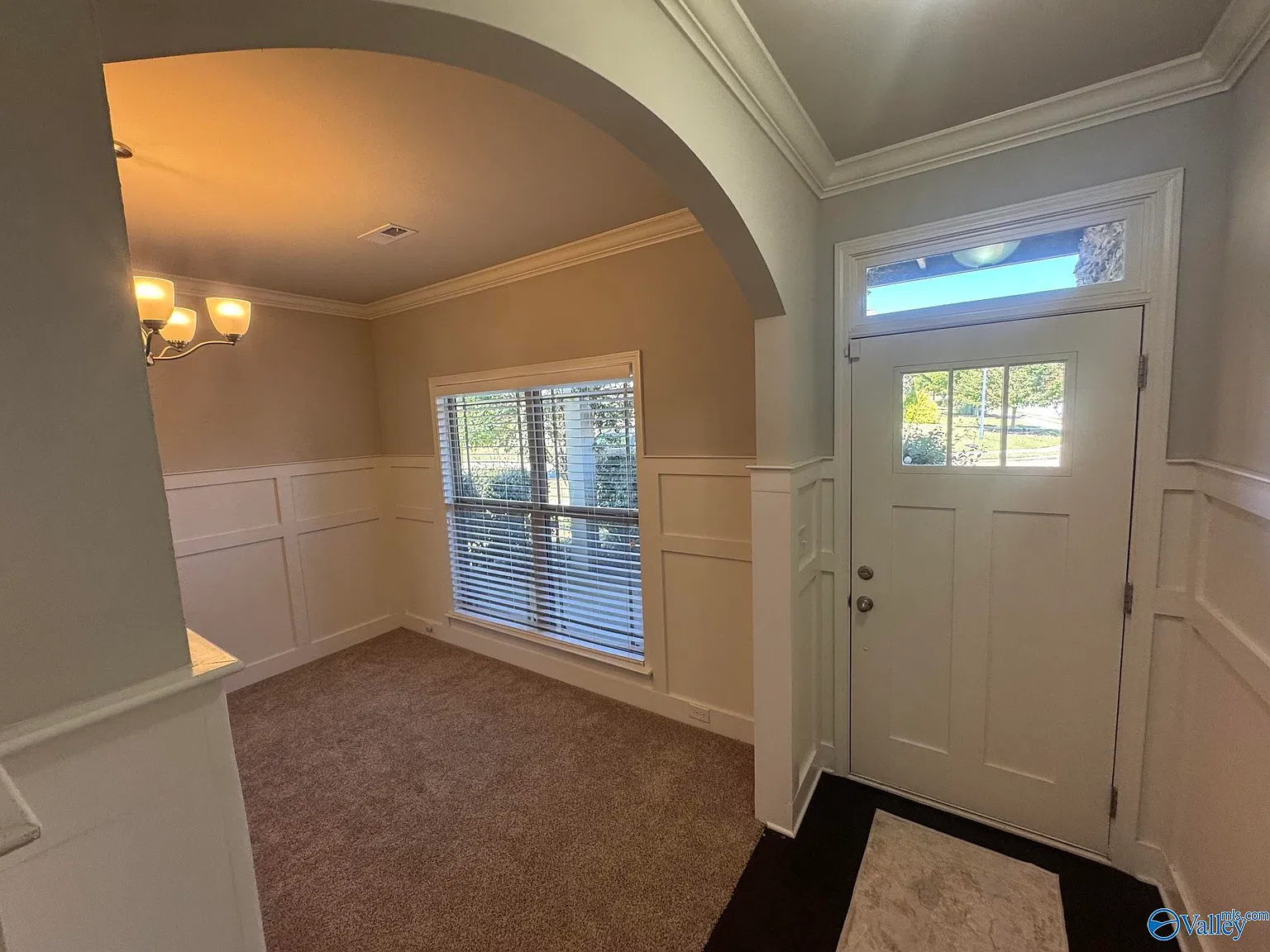 4 bed, 2.5 bath, 2798 sqft, $2,495 — Photo 3