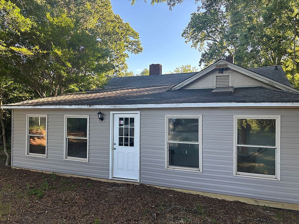 1st image of 2049 W Davidson Ave