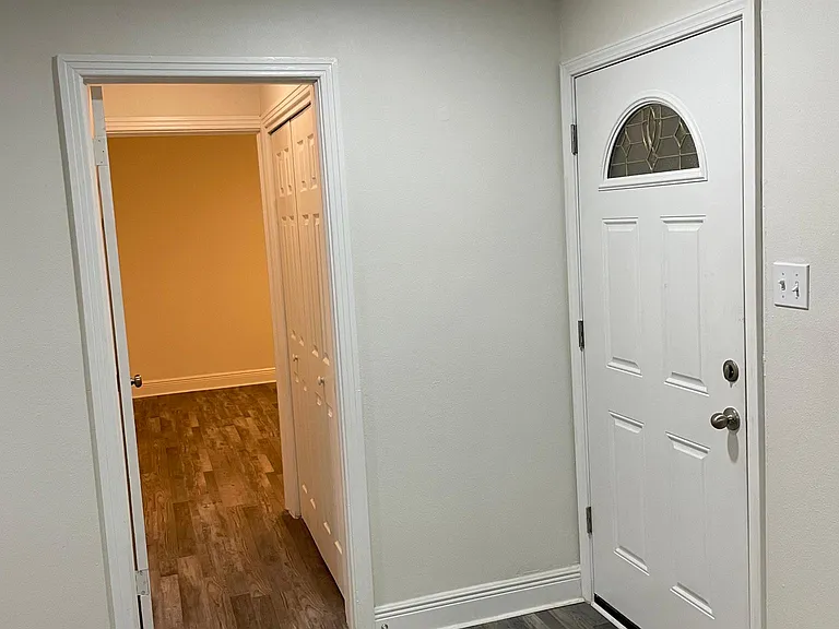 6732 W Magnolia Blvd — Photo 4