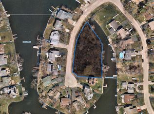 33211 N Island Ave, Grayslake, IL