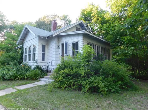 292 Middle Rd, Falmouth, ME 04105