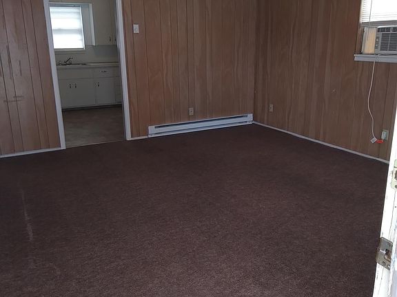3rd image of 511 S Avenue D
