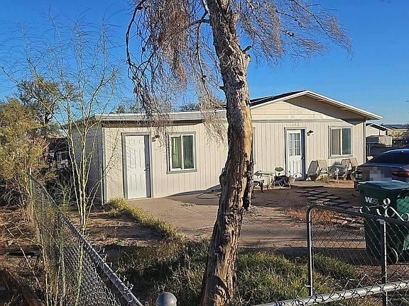 3rd image of 402 W Battaglia Rd