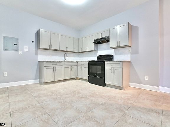 3rd image of 351 Mulberry St