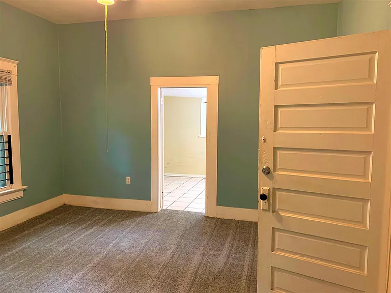 1080 Curran St NW — Photo 6