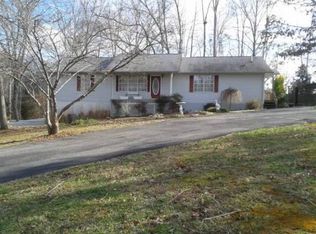 261 Goose Pointe Dr, Spring City, TN 37381