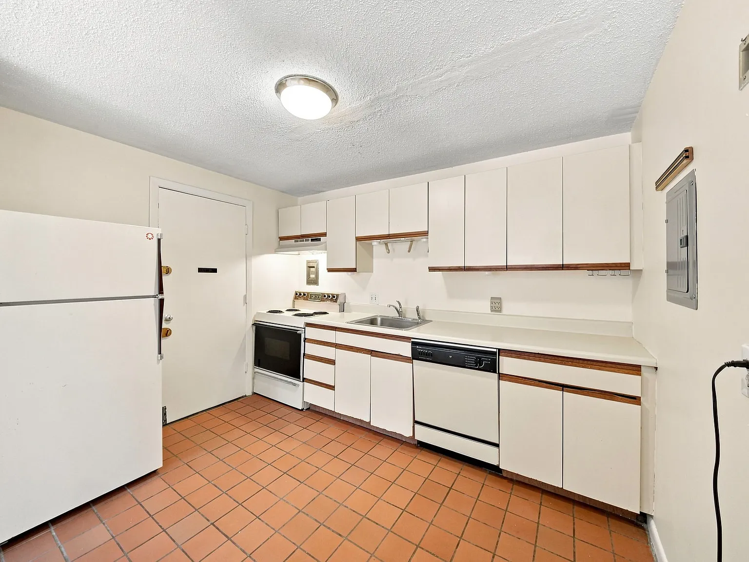 2 bed, 890 sqft, $2,950 — Photo 3