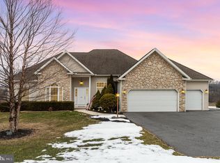 442 Camp Hebron Rd, Halifax, PA 17032