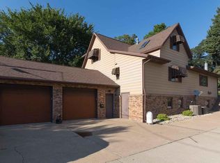 743 3rd St, Moline, IL 61265