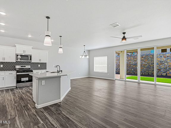 4th image of 6070 Zinc Hill St