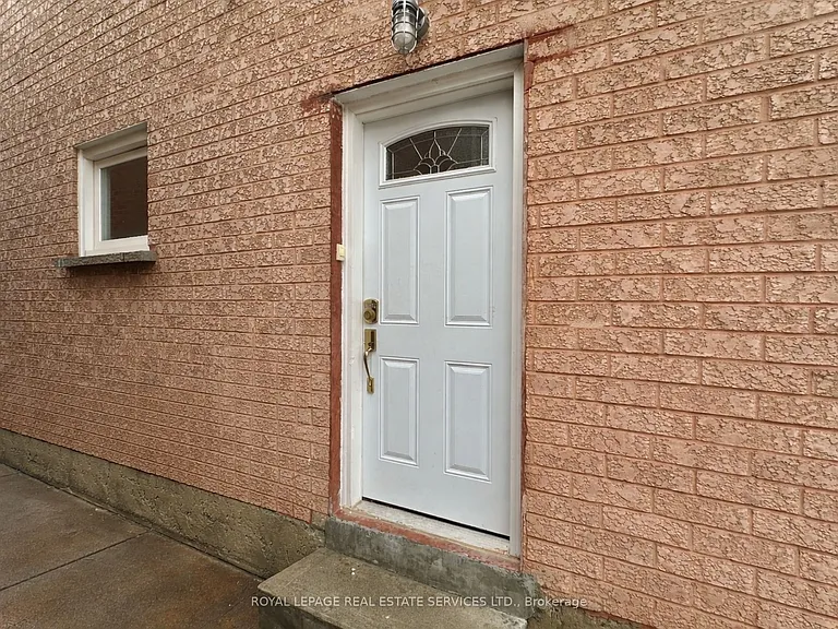 1365 Willowvale Gdns #BASEMENT — Photo 2