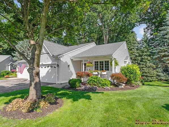 314 Winter Oak W, Holland, MI 49424