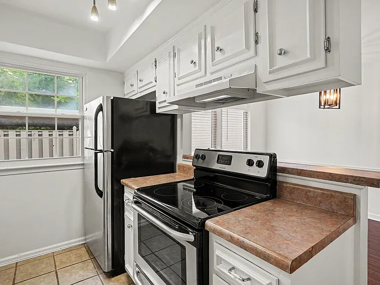 8300 Sawyer Brown Rd #R302 — Photo 5