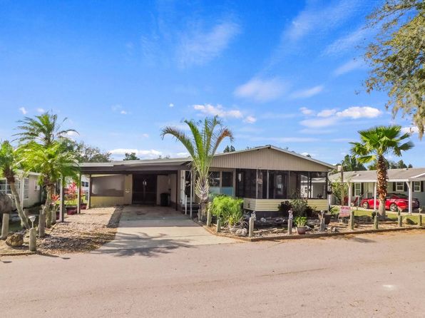 6207 Red Feather Dr, Zephyrhills, FL 33542