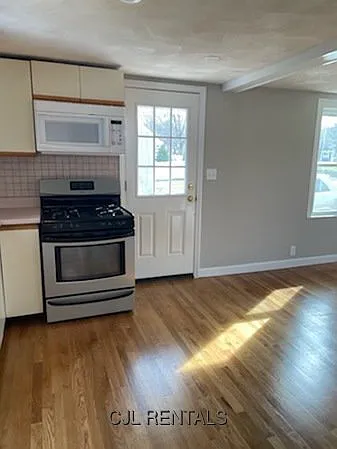 21 Woburn St — Photo 18