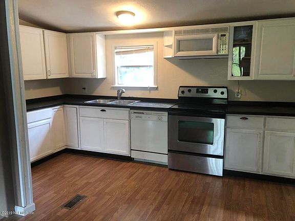 4th image of 5628 NW 216th St