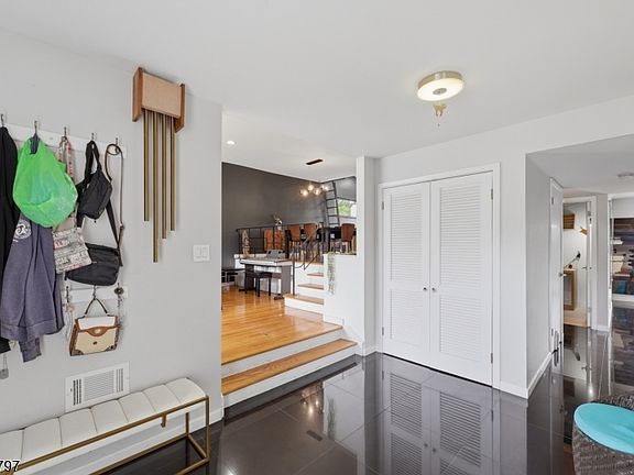 3rd image of 17 Arthur Dr