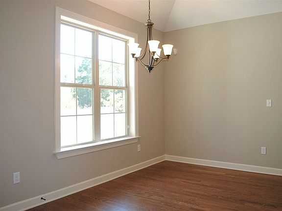 5th image of 255 Dogwood Springs Ln