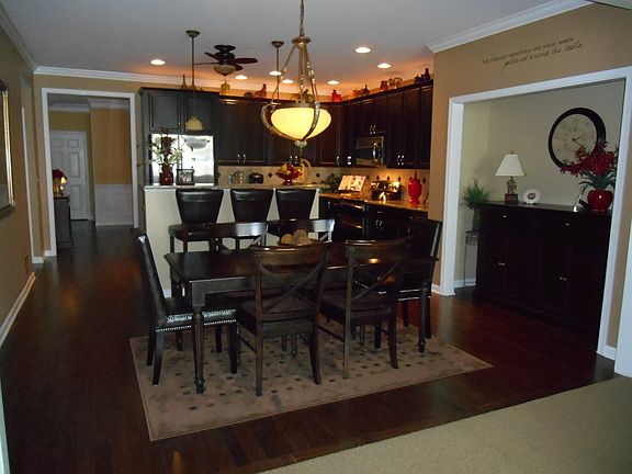 Kitchen Dining Area