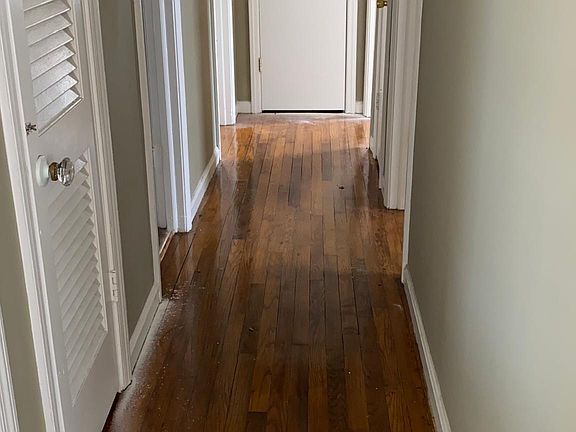 5th image of 525 Lincoln Dr