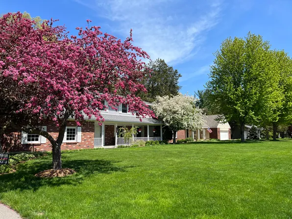 6513 Woodbrook Dr SE, Grand Rapids, MI 49546