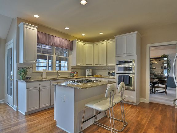 2nd image of 14 Newport Dr