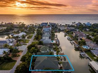 175 Bayview Ave, Naples, FL 34108