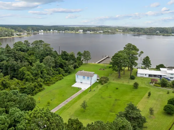 255 Sleepy Point Road, Gloucester, NC 28528