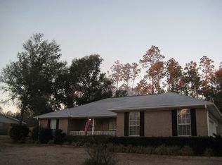 5233 Emerald Dr, Pace, FL 32571