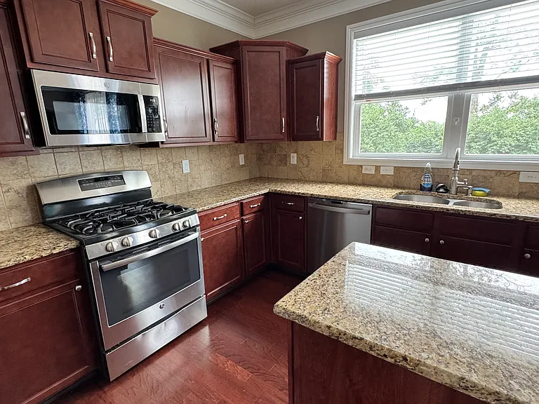 6025 Carrbridge Dr — Photo 10