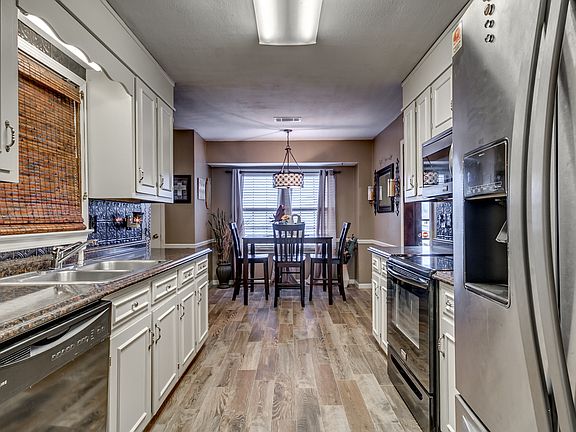 5th image of 3202 Mystic Lake Way
