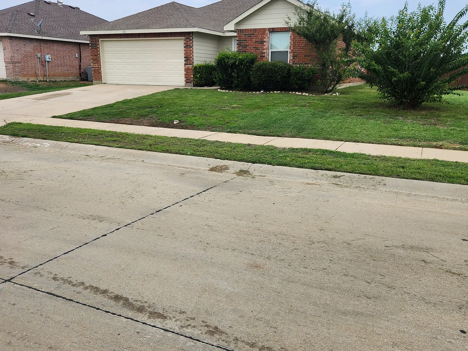 4 bed, 1421 sqft, $1,900 — Photo 1