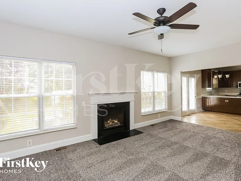 8601 Glade Ct — Photo 7