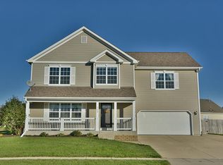 709 S Woodpine Dr, Elkhorn, WI 53121