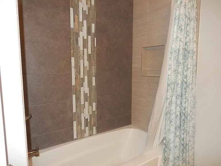 375 Woodridge Cir #F — Photo 18