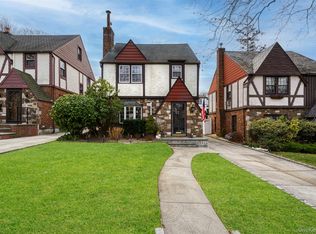 47-52 245th Street, Douglaston, NY 11362