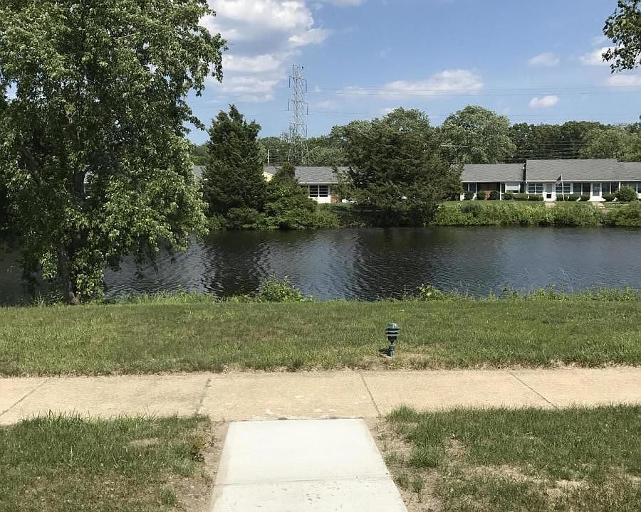 1st image of 328B Coventry Ct #100B