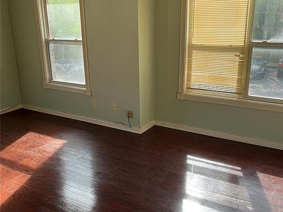 2nd image of 5989 Julian Ave