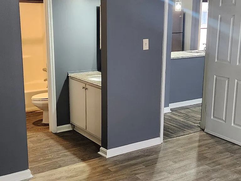 1501 Green St — Photo 3