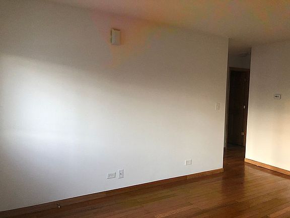 4th image of 3S263 Blackthorn Ln