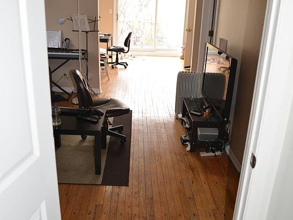 4th image of 3725 N St Louis Ave APT 2